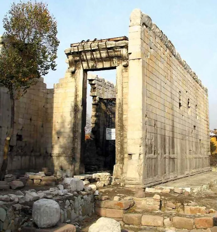 Augustus Tapınağı