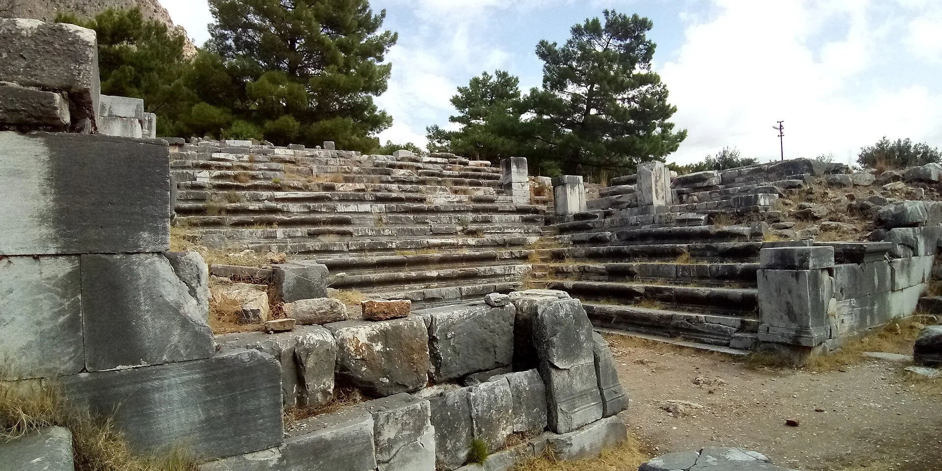 Priene Tiyatrosu ve Bouleuterion