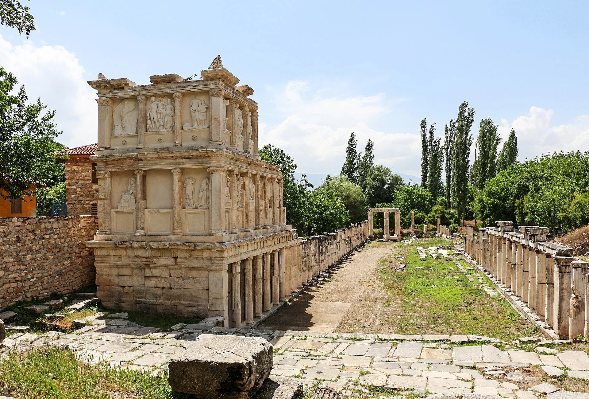 Sebasteion Tapınak Kompleksi