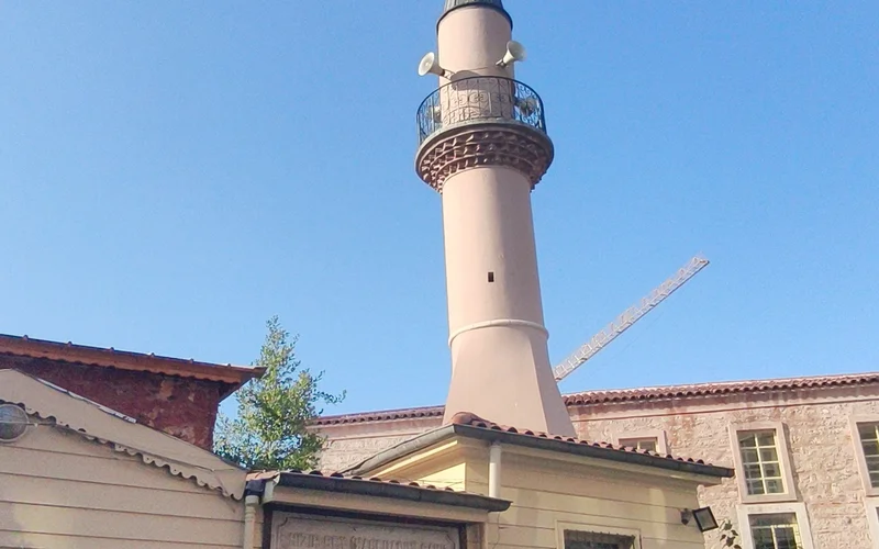 Hızır Bey Camii ve Kozluk Kalesi