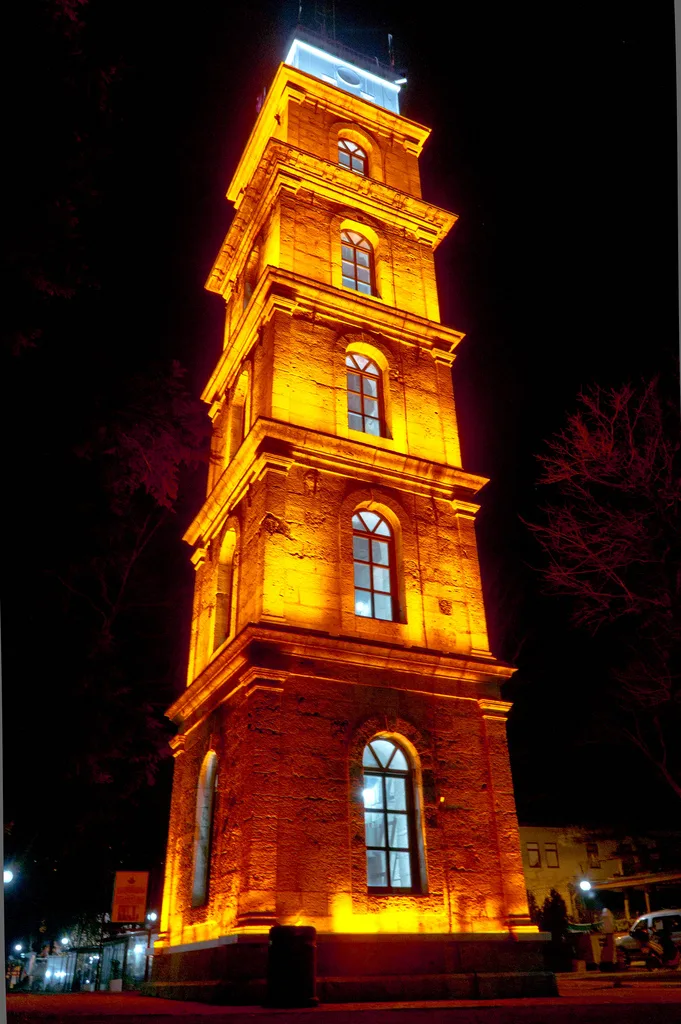 Tophane Parkı, Osman Gazi ve Orhan Gazi Türbeleri