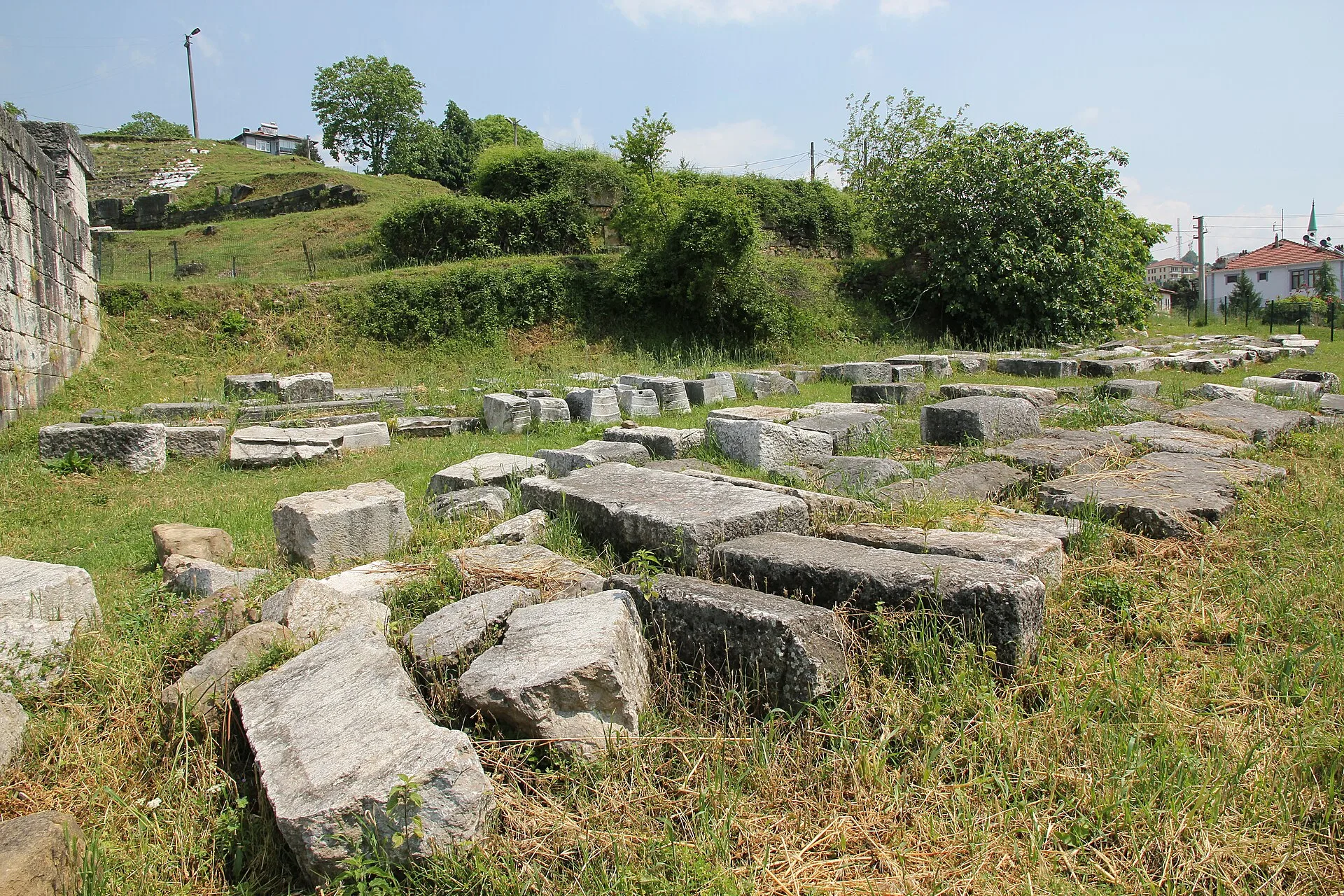 Prusias ad Hypium Antik Kenti ve Roma Tiyatrosu