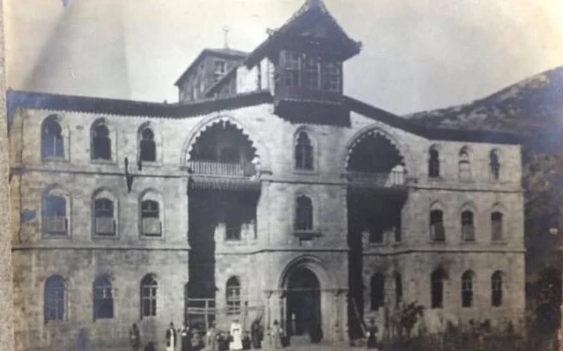 Nehri Seyit Taha Türbesi