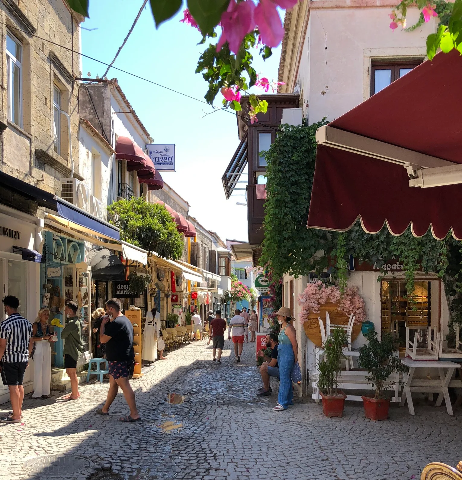 Alaçatı Tarihi Taş Evleri ve Sokakları