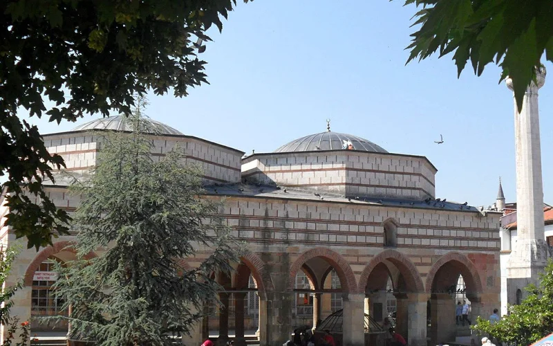 Nasrullah Camii ve Şadırvanı