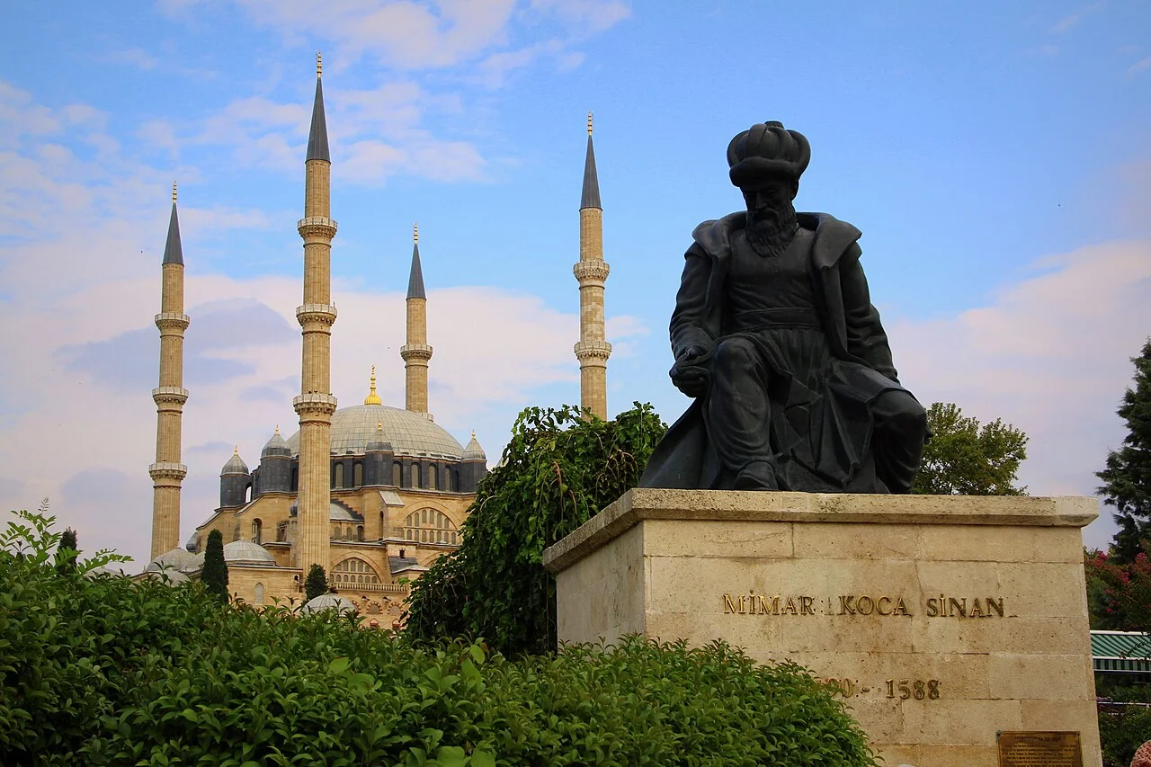 Üç Şerefeli Cami